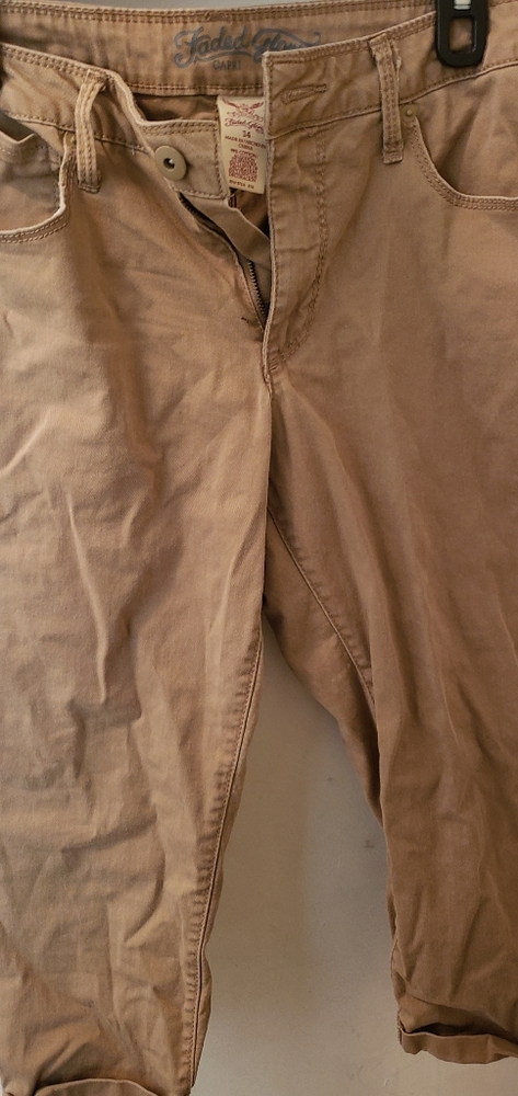 Faded Glory Tan Capri Pants